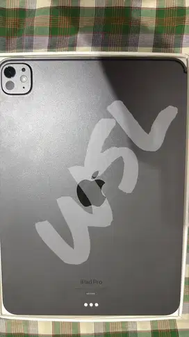 iPad Pro 11 inch (M4-2024) second like new