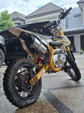 Motor tril  4 Tak Kondisi 80%