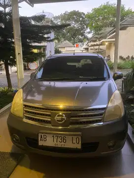 Dijual Nissan Grand Livina