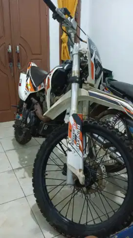 Di jual motor trail merek viar
