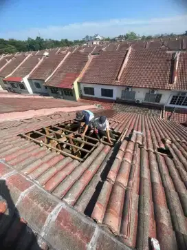 Tukang atap bocor talang air
