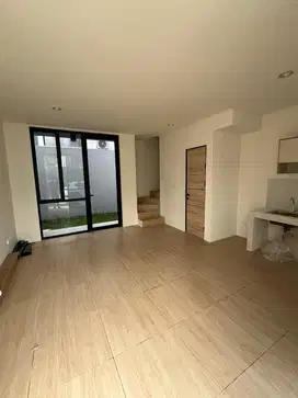 Disewakan Rumah 2 Lantai Waterfront Lippo Cikarang