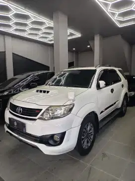 Toyota fortuner trd 2015 diesel matic warna putih