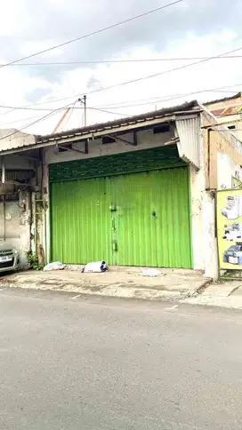 Ruko Tengah kota Petemon Jalan Ramai