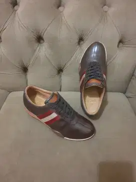 Mulus .authentic sepatu .sneakers bally size 39.5
