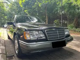 Mercedes Benz E220 Masterpiece W124 Automatic 1996