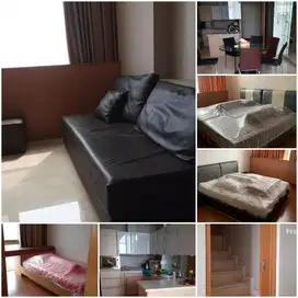 apartemen tipe loft the summit 3br+1 tower alpen 2 lantai 20 JakUt