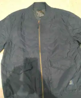 Jaket eiger biru dongker likenew