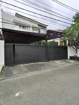 Di jual rumah pondok indah di pondok hijau jaksel