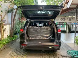 Innova zenix hybrid matic AB km low