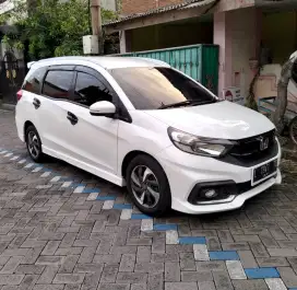 Honda Mobilio RS 2017 Manual