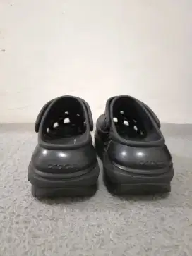 Crocs Mega Crush Hitam/Black