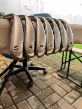Jual Cepat!! Stick Golf TourEdge Iron Set dan Golf Bag