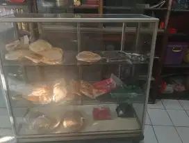 Etalase kaca 3 susun
