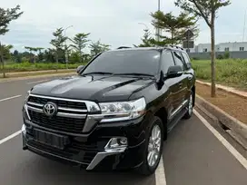 LAND CRUISER 2012 MODIFIED FACE LIFT Excellent Condition