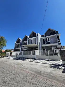 Rumah Baru Gress Tenggilis - Scandinavian Sangat dekat Raya Prapen/Jem