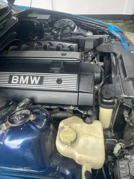 BMW 323i 1997 Bensin