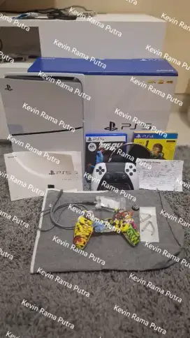 Playstation 5 Slim Disc Edition (JP) + Bonus.