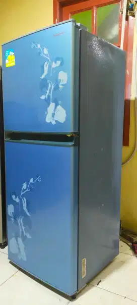 Kulkas 2 pintu sharp