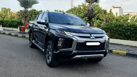 Mitsubishi triton double cabin 4x4 ultimate 2021 hitam