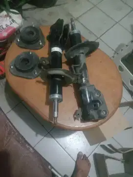 Shock breaker depan terios