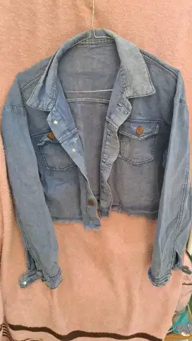 Jaket Crop Jeans Wanita Blue Denim