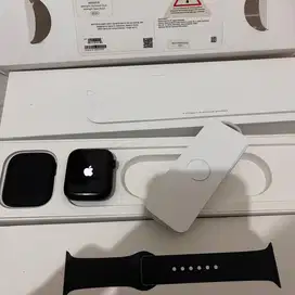 Applewatch series 8 size 45 mm ex ibox