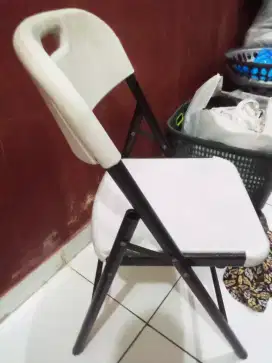 Kursi lipat merk krisbow