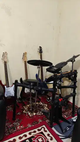 1 set alat band Yamaha (Gitar Bass Drum)