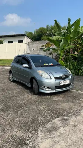 Toyota Yaris M/T
