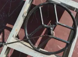 Roda gila mesin jahit manual.