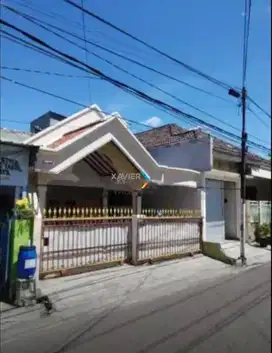 Dijual Rumah Hitung Tanah di Siwalankerto dekat Petra