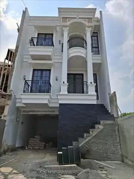 Jual rumah private pool di Pejaten Jakarta selatan