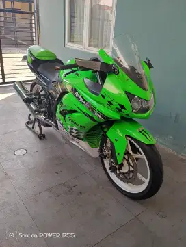 For Sale Kawasaki Ninja 250 karbu CBU  Thailand warna hijau tahun 2010