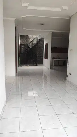 Dijual/Disewakan Rumah Nyaman Terawat Taman Kopo Indah Bandung