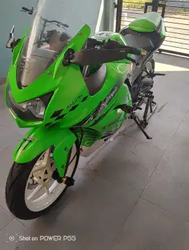 For Sale Kawasaki Ninja 250 karbu CBU  Thailand warna hijau tahun 2010