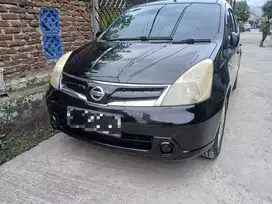 Nissan grand livina 2010 A/T