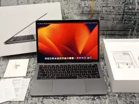 MacBook Pro TouchBar 13 2017 Core i5 8-256GB Gray Fulset iBox Like New