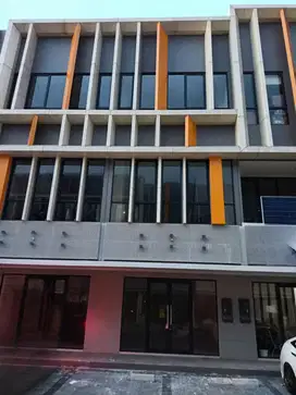 Disewa ruko 3 lantai baru the loop BSD
