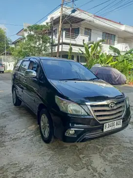 Toyota kijang Innova th 2014 istimewa gress