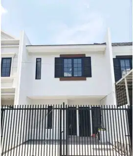 Rumah Baru Gress 2 Lantai Lebak Jaya, Surabaya Timur