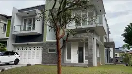 DIJUAL RUMAH HOEK MEWAH CLUSTER DE RIO DELATINOS BSD CITY TANGERANG
