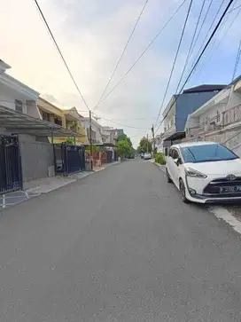 Rumah furnish lantai marmer Janur Elok Kelapa Gading