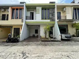 DIJUAL TOWNHOUSE DEKAT HOTEL AMARIS KOMPLEK ESCHOL RESIDENCE PALEMBAN