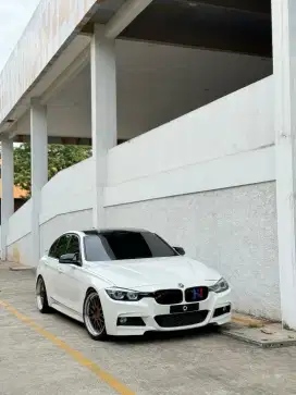 Bmw f30 320i white and Black