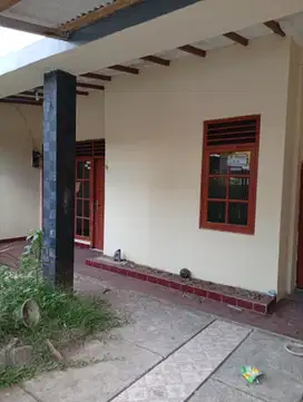 Rumah Pamulang sudah renovasi LT. 128 m/Lb. 74 m , SHM ,harga 830 jt