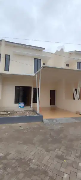 Rumah 2 Lantai Siap Huni, Poros Jalan Hertasning Baru
