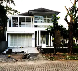 Rumah Mewah 2LT Hook Siap Huni Di Diamond Hill Citraland Surabaya