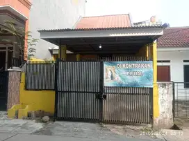 Dijual rumah di mutiara gading timur 1 1/2 lantai mustika jaya