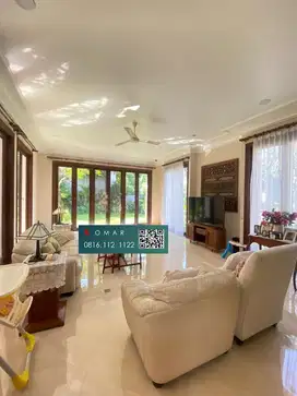 Tropikal modern Graha Taman BIntaro dengan taman belakang luas 576
